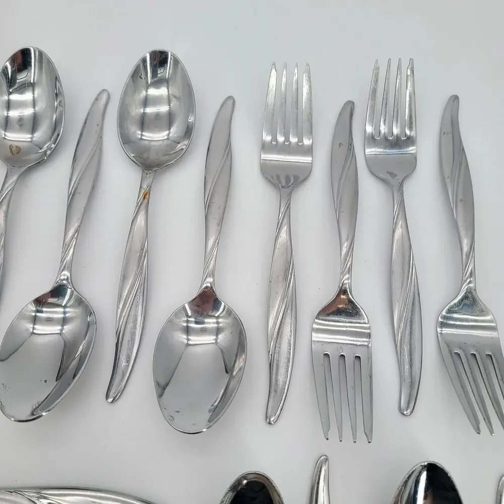 Vintage Pfaltzgraff Flatware Silverware MELODY 20 Pieces 4 Settings China 18/0